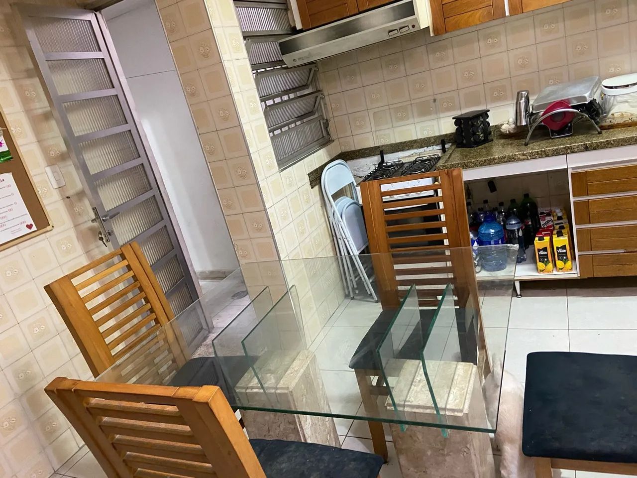 Mesa de vidro com 4 cadeiras  - Foto 2