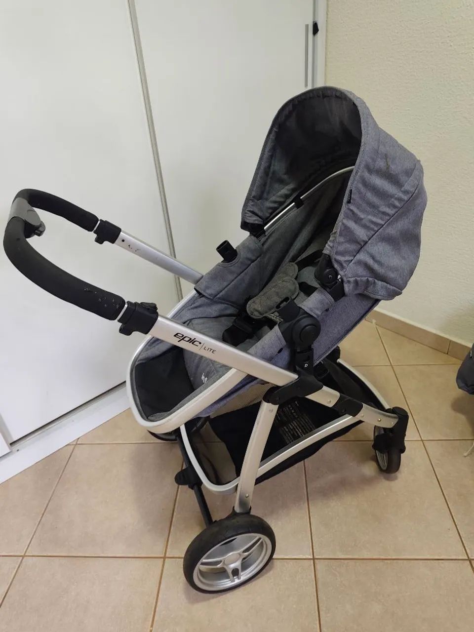 Vendo Carrinho de Bebê (3 em 1) - Foto 5