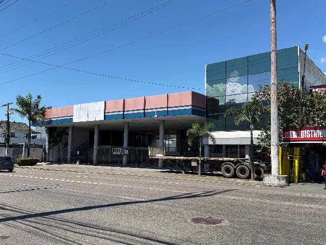 Prédio comercial + Galpão Logistico 900m2, na avenida Tefé, Japiim