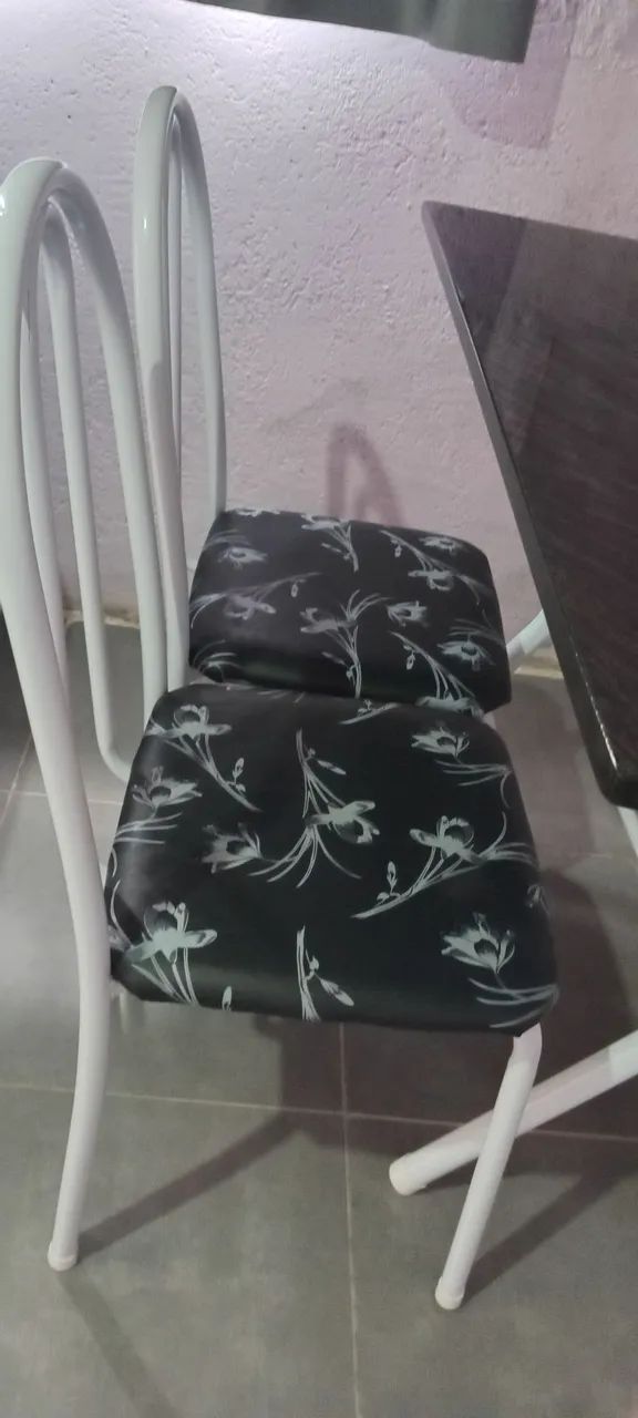 Mesa com 4 cadeiras  - Foto 4