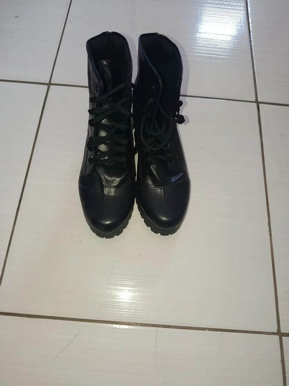 Bota usada uma vez - Foto 2