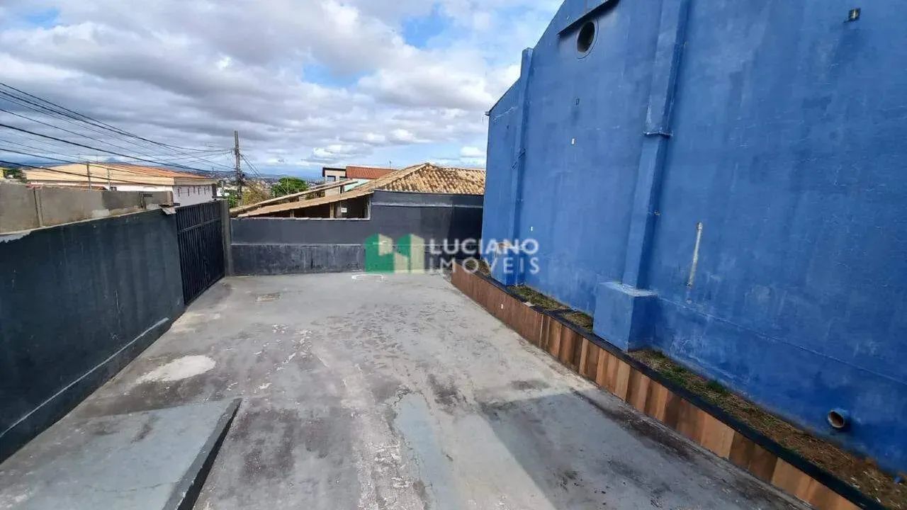 Excepcional Galpão de 1035m² de área coberta no Bairro Santa Mônica - Foto 4