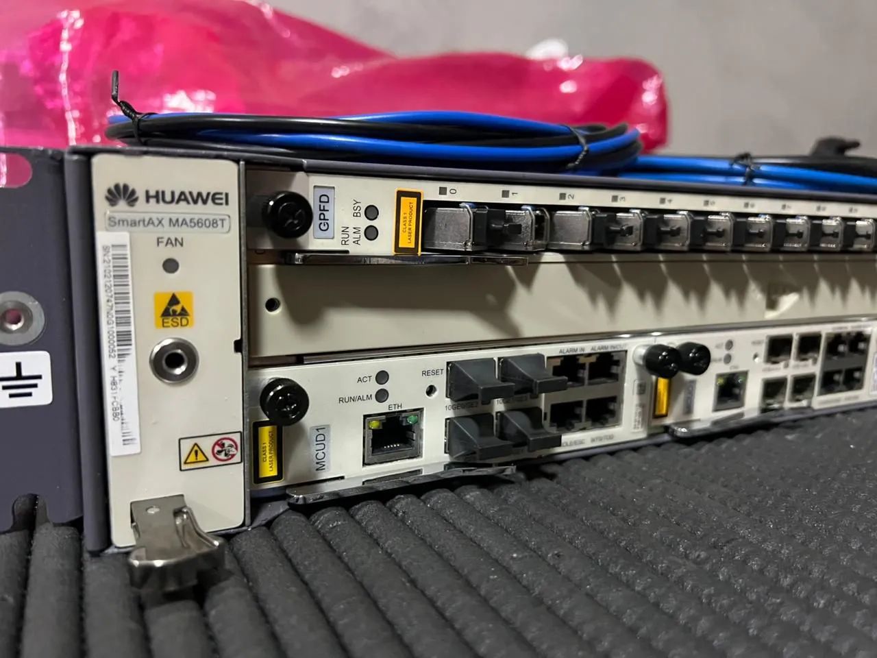 OLT HUAWEI 02U MINI 5608T 10G DC com Placa  GPFD C++ 16 pon Nova Loja! - Foto 2
