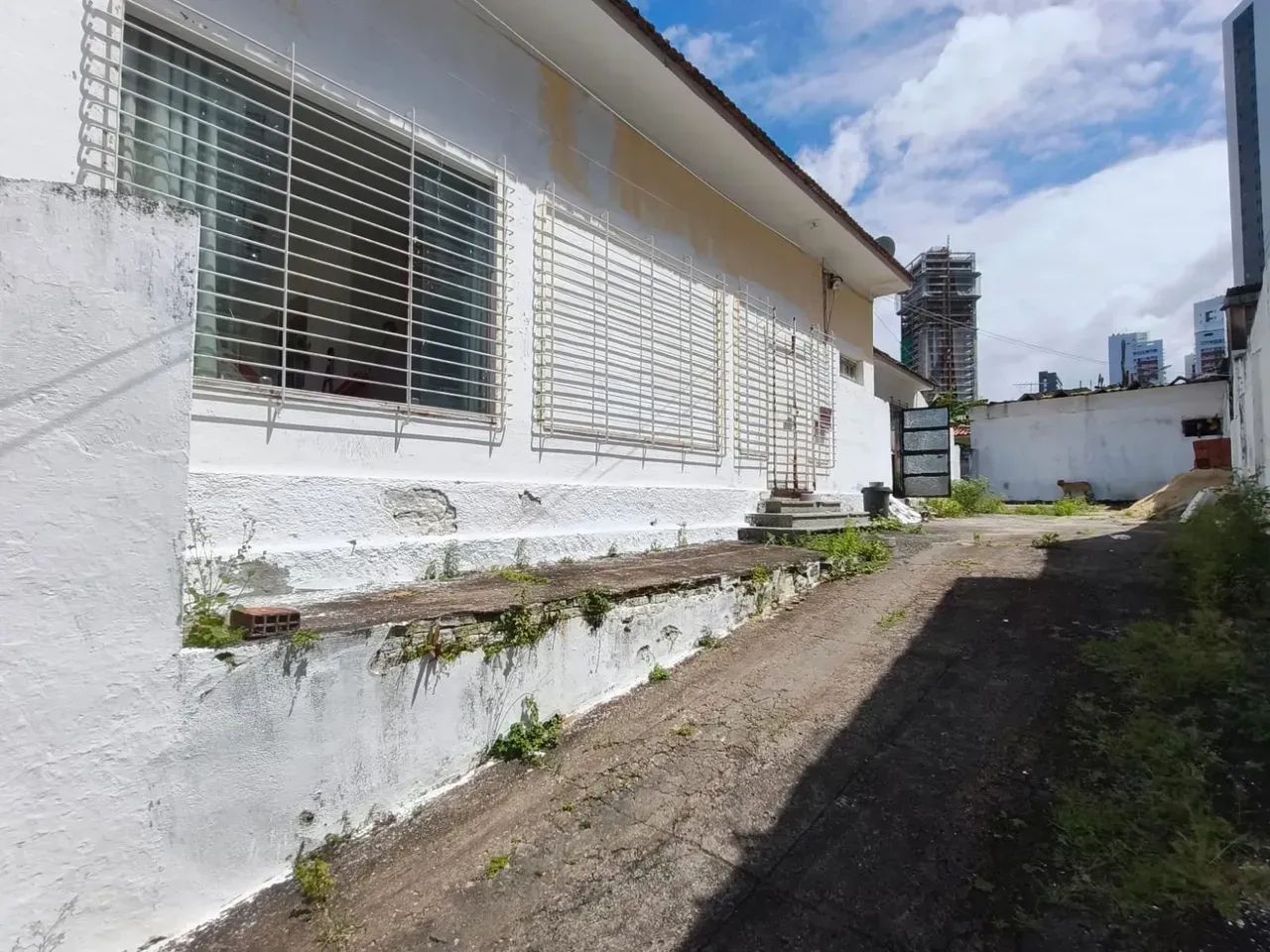 ALUGO CASA COM 6 QUARTOS NO BAIRRO DA TORRE / RECIFE - Foto 2