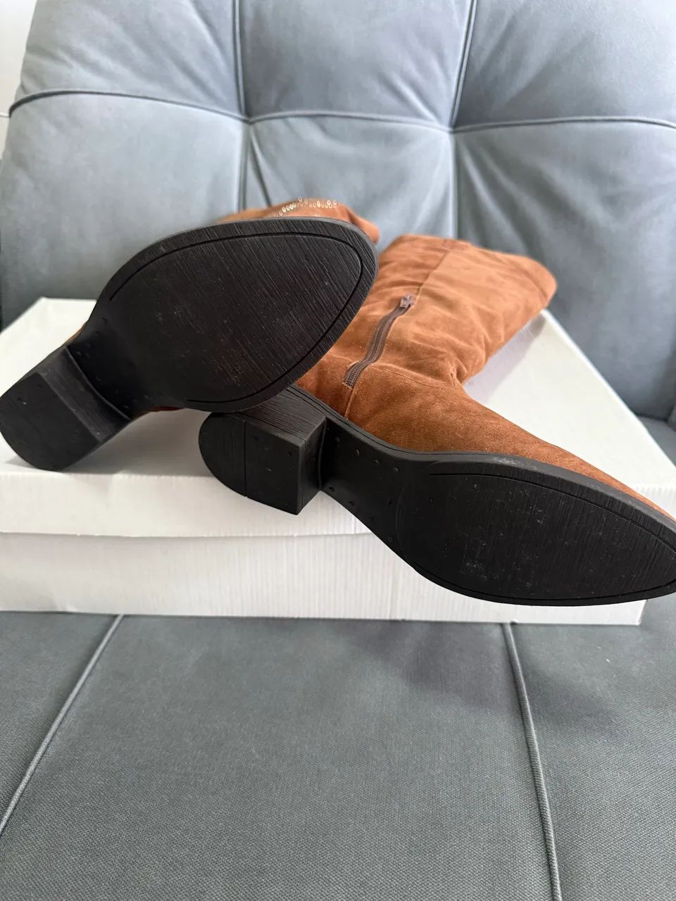 Bota Nova com brilho - Foto 4