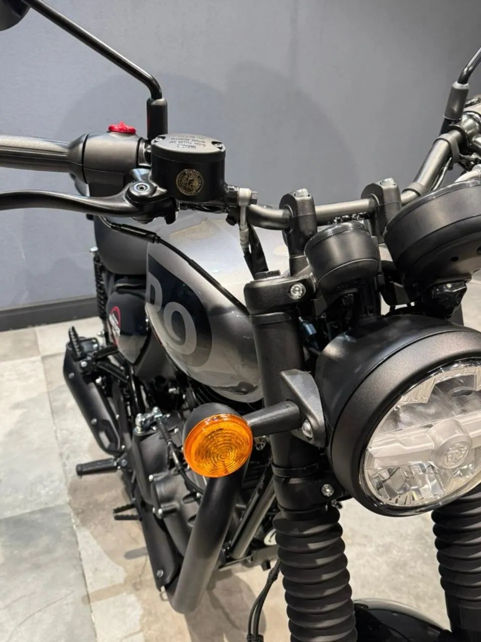 ROYAL ENFIELD HUNTER 350 DAPPER GREY - Foto 3