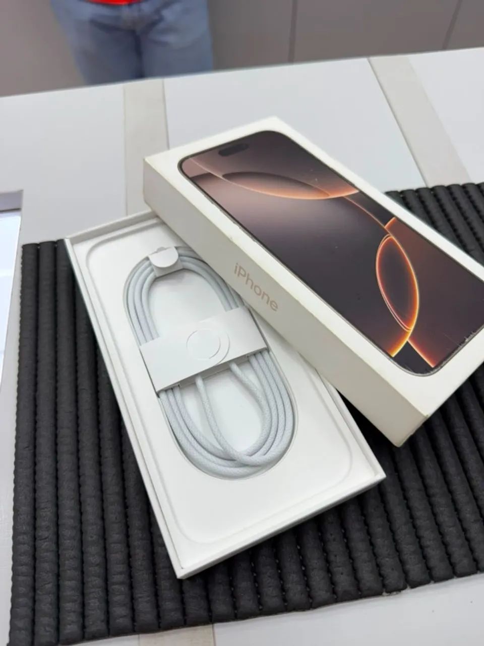 IPhone 16 pro max 256gb - Desert - Foto 4