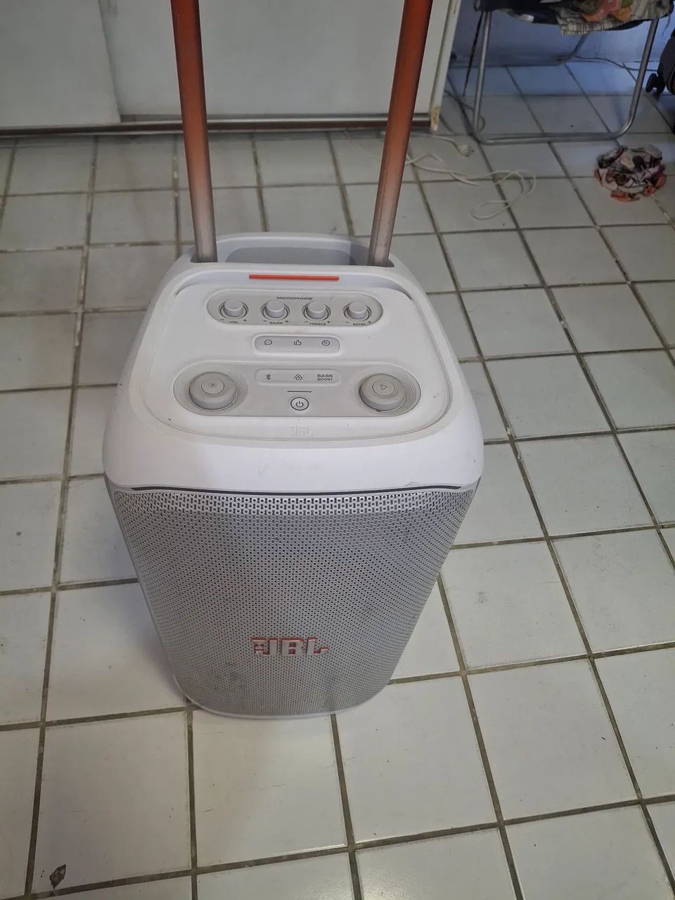 Jbl 320 branca semi nova 