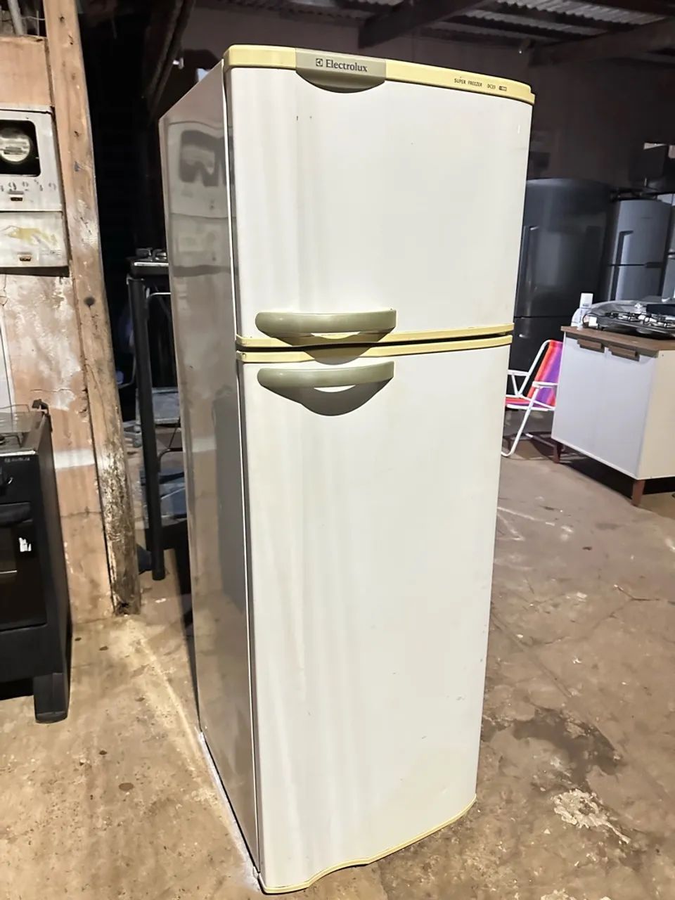 Vendo geladeira Eletrolux 