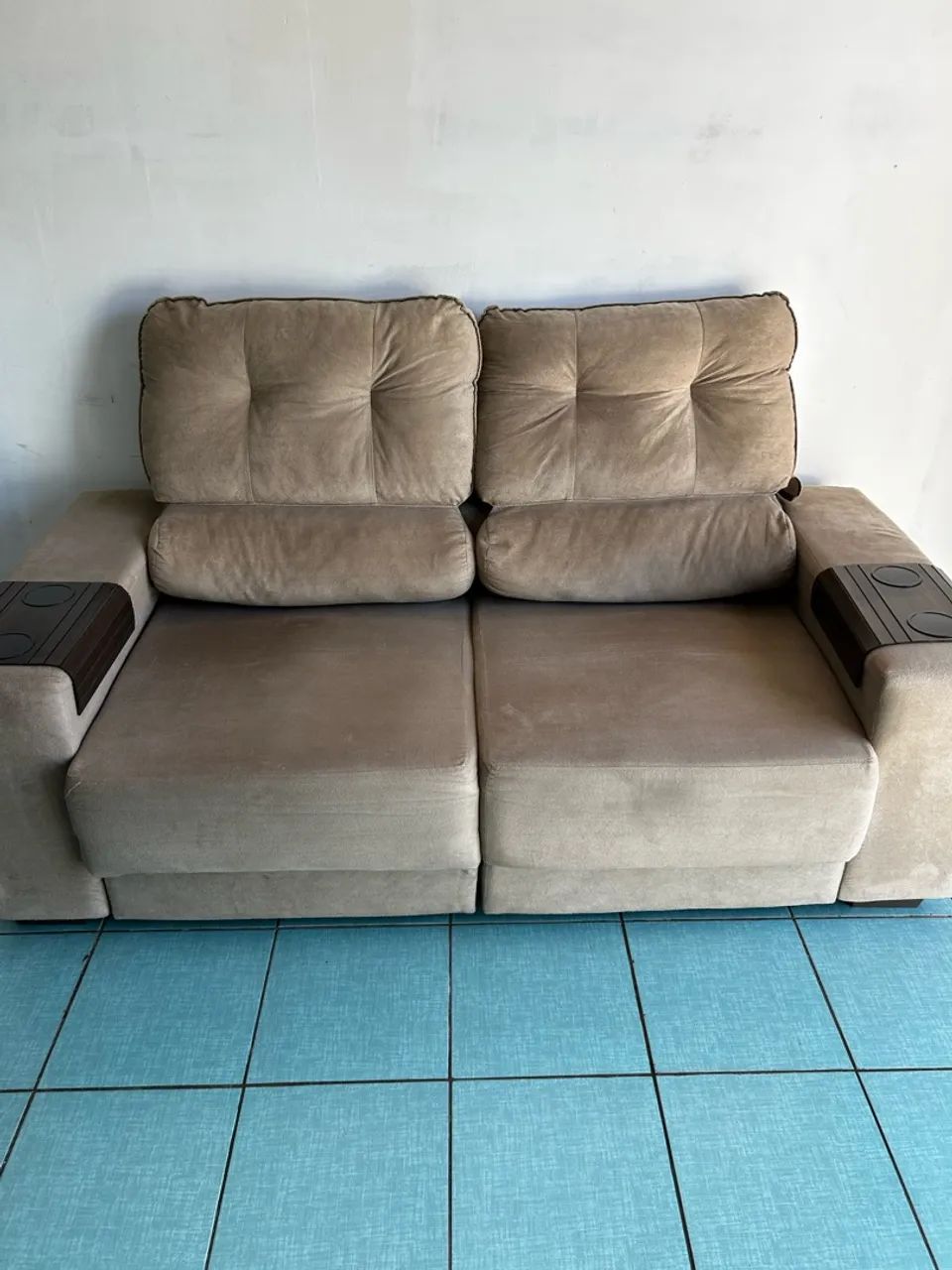 Sofá retrátil e reclinável em suede caramelo entregamos - Foto 5