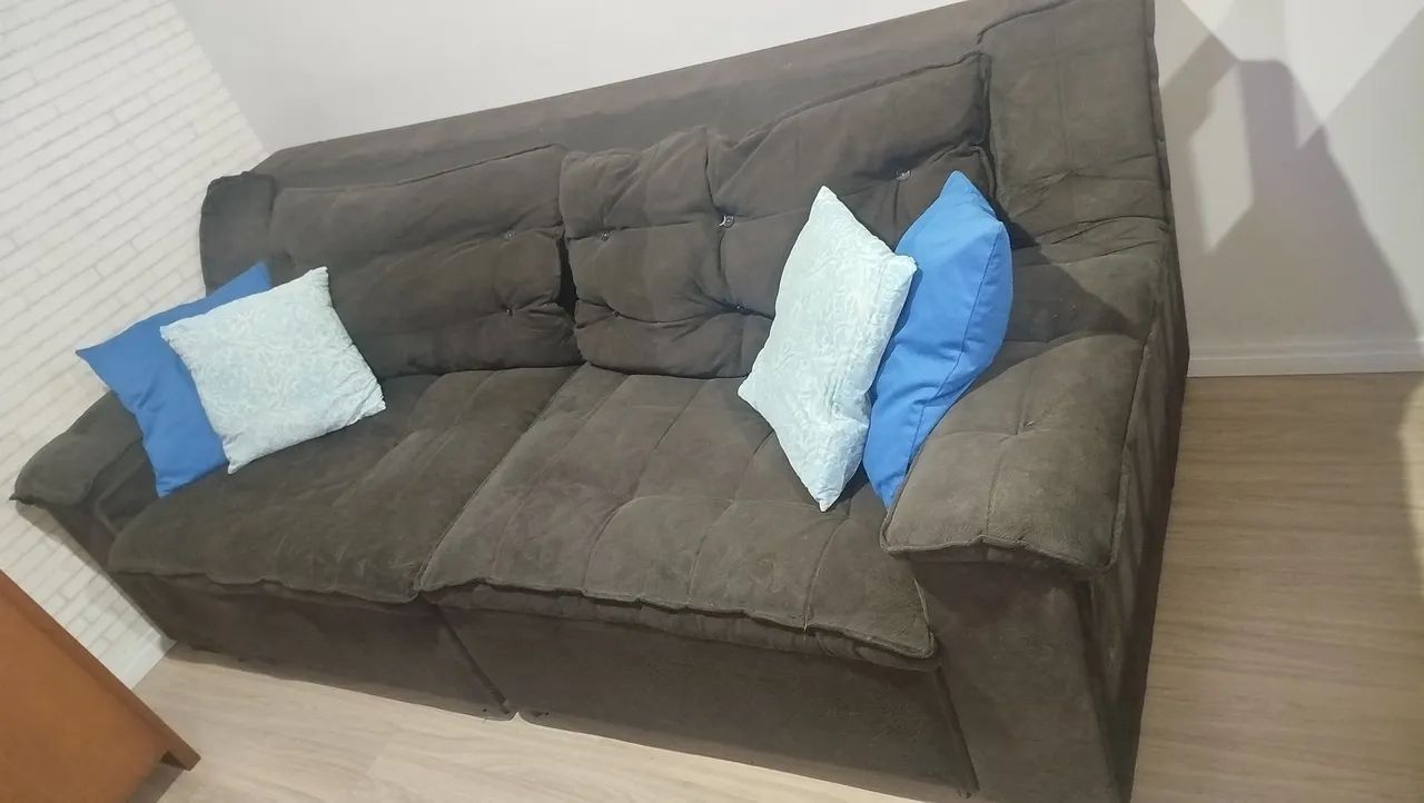 Sofá retrátil marrom 2.20mt - Foto 4