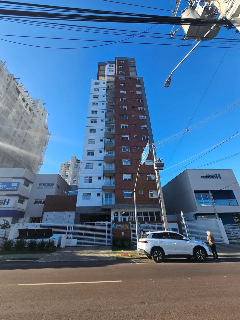 Ap 1Q com garagem e sacada