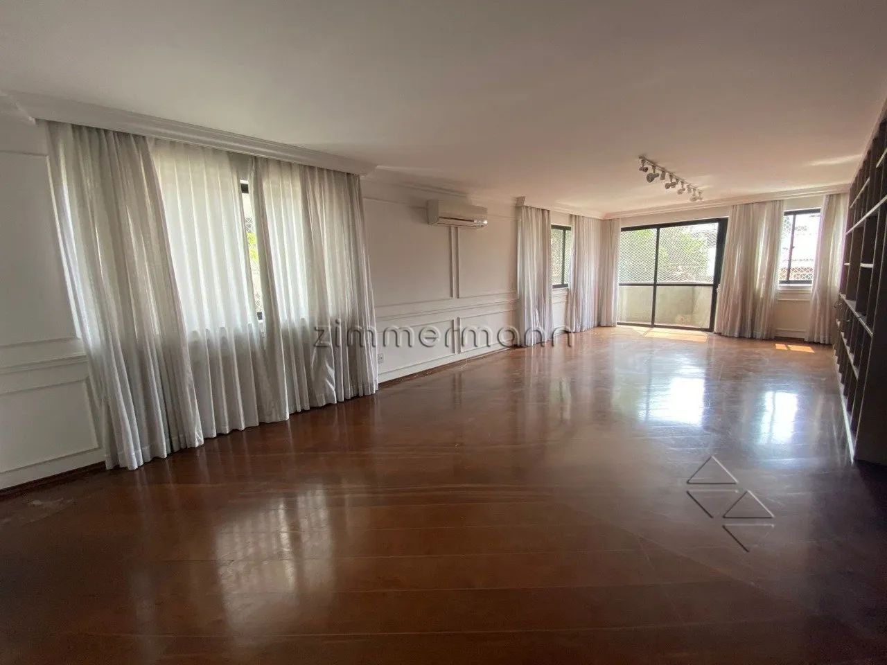 APARTAMENTO VILA ROMANA 3 DORMITÓRIOS 4 VAGAS