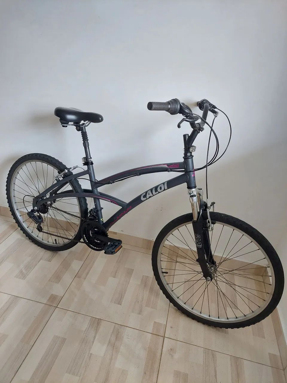 *Bicicleta SEMI-NOVA* Toda em ALUMÍNIO (6x SEM JUROS) - Foto 2