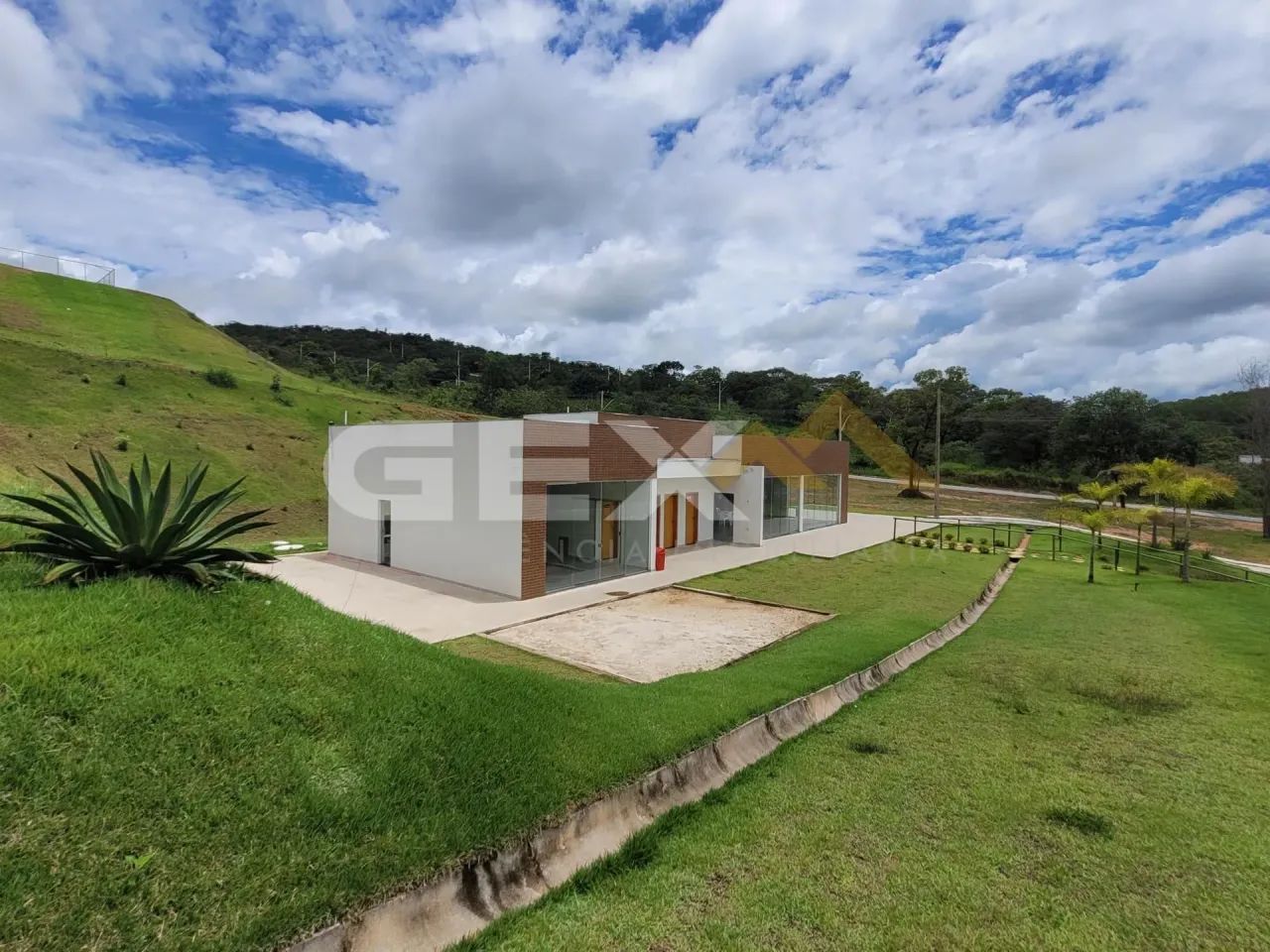 Lote em Condomínio Fechado, perfeito para morar bem.