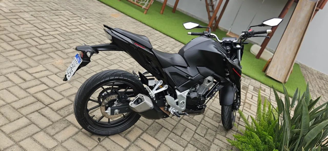 CB twister 300cc muito nova  - Foto 3