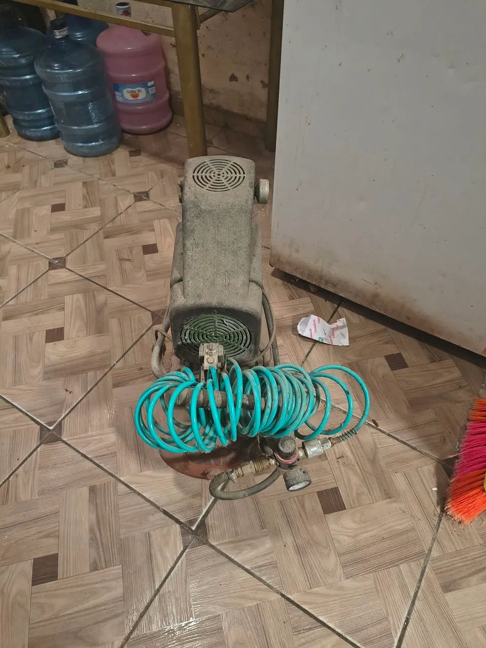 Compressor de ar 24 litros  - Foto 4