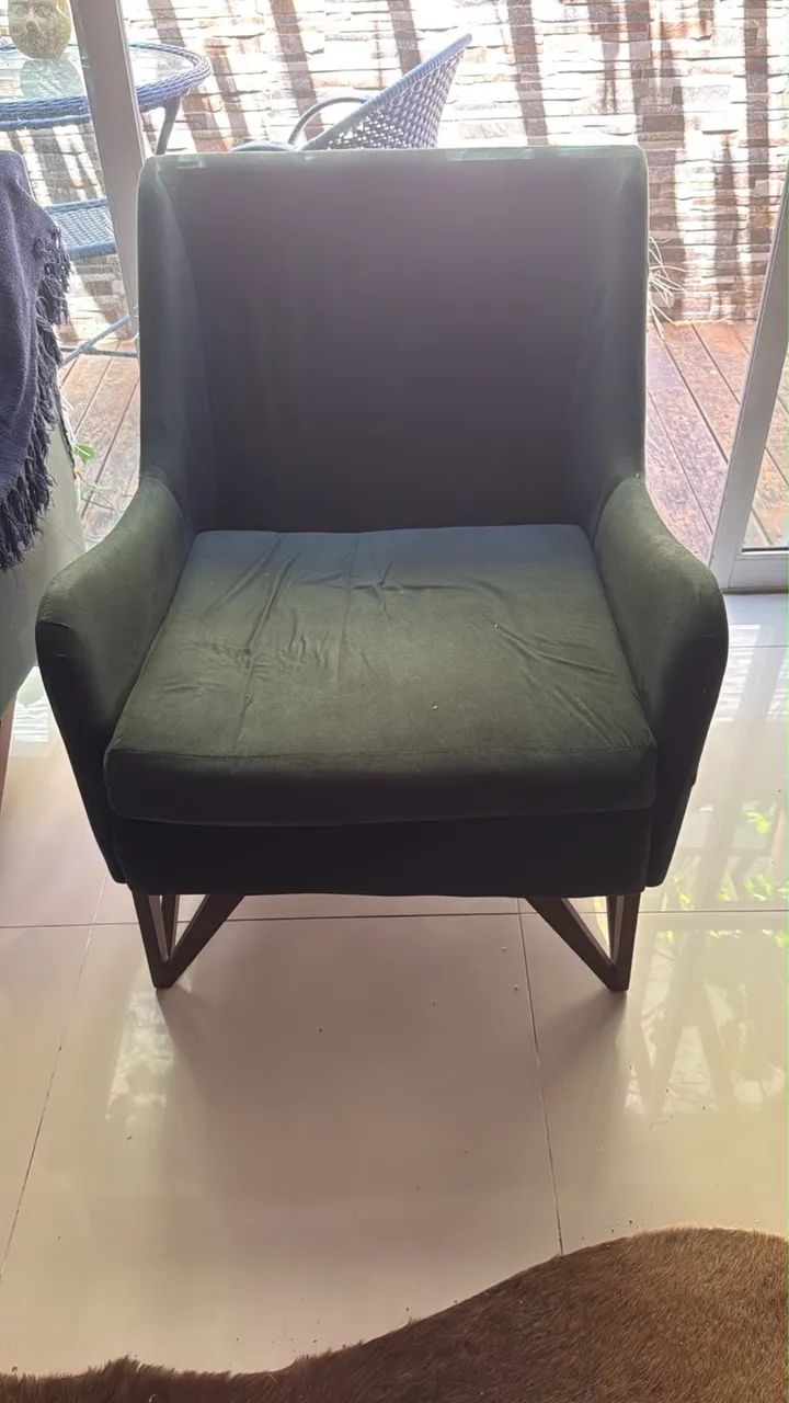 2 poltronas na cor verde 
