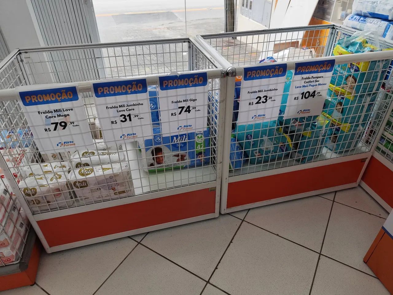 Vendem-se Gôndolas e Prateleiras p/ Farmácia  - Foto 5