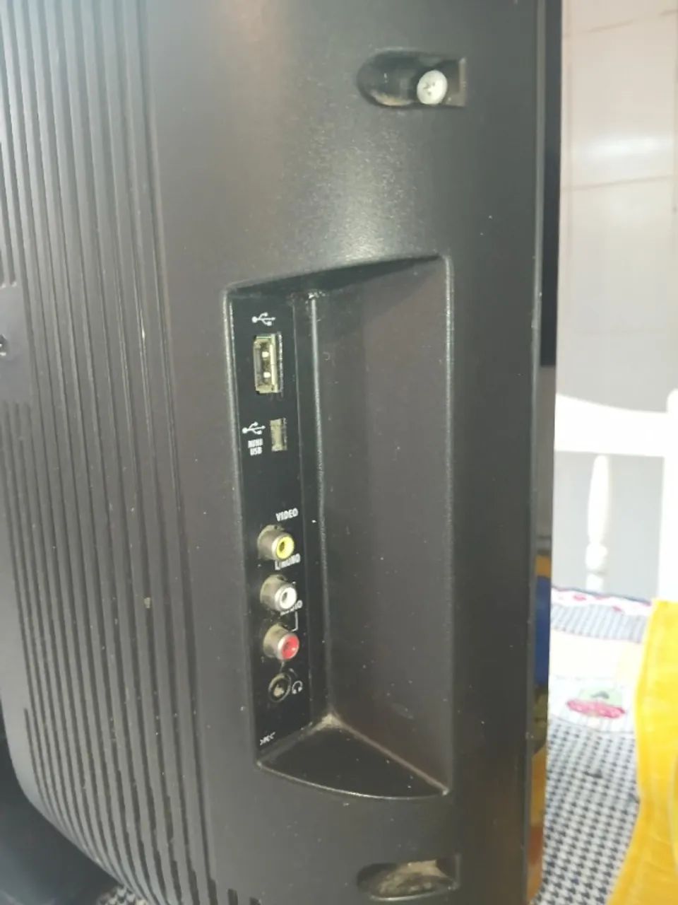 Vendo TV semp 32 nao é smart - Foto 4
