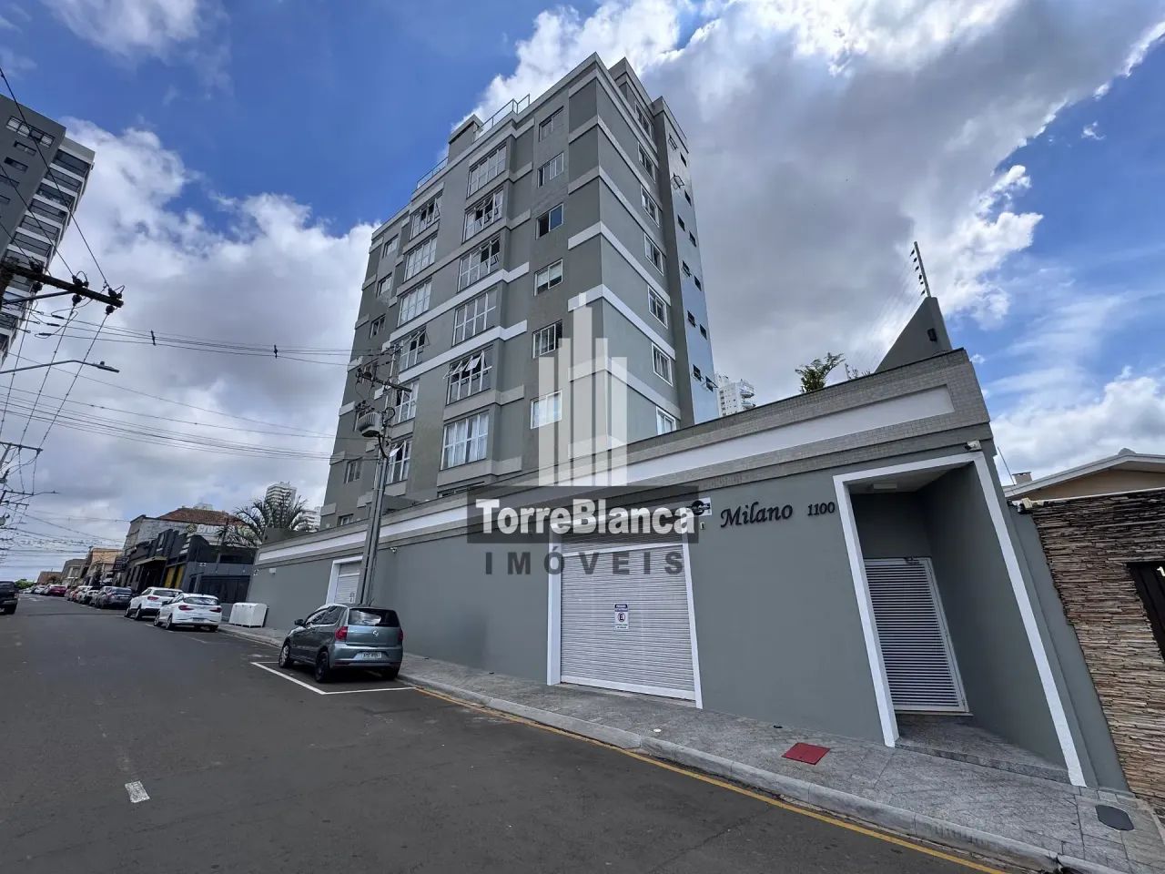 Venda e Locação - Apartamento Semimobiliado, 3 quartos sendo 1 suíte, 1 vaga de garagem, E