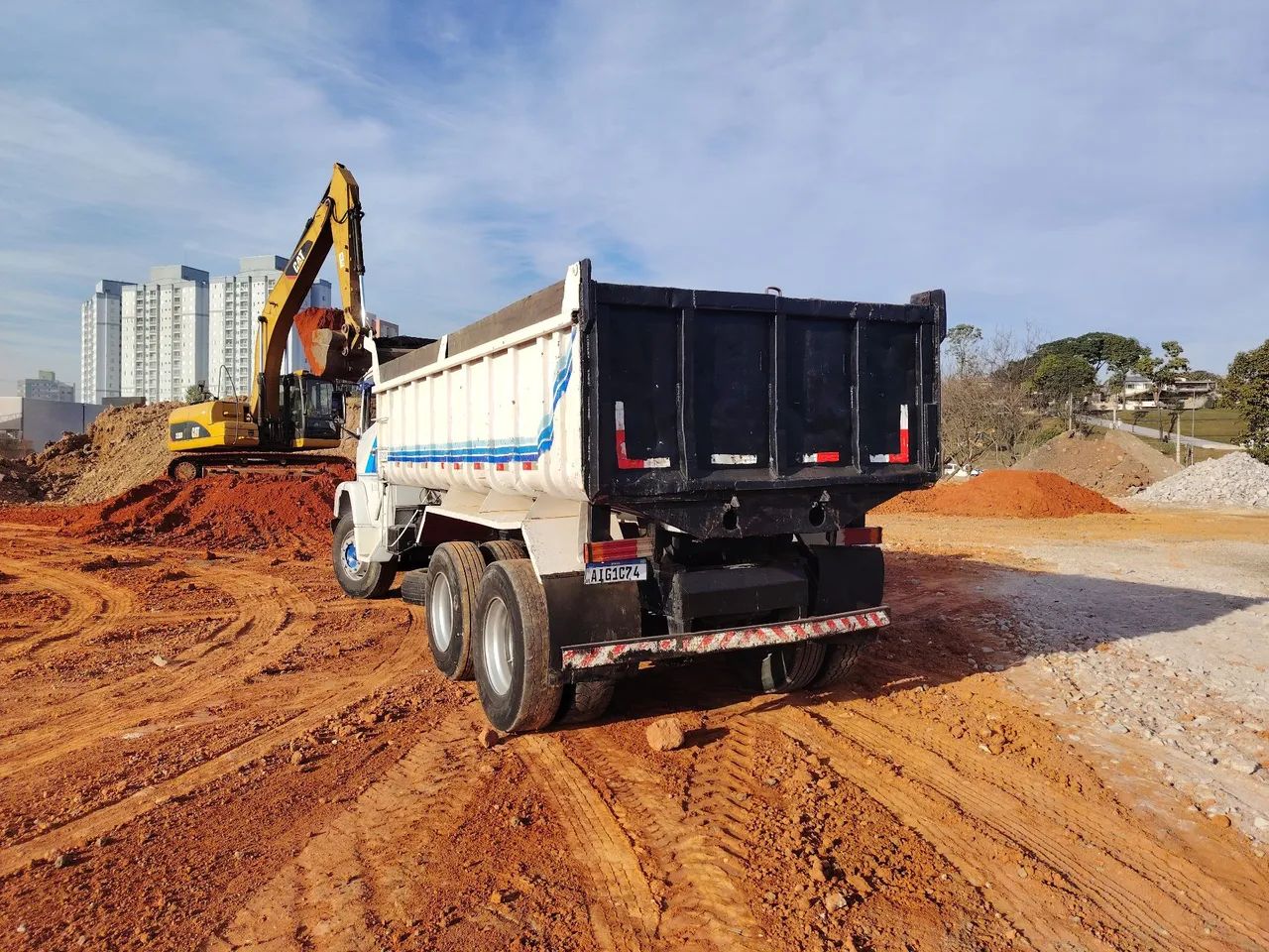 MB 2325 traçado caçamba  - Foto 4