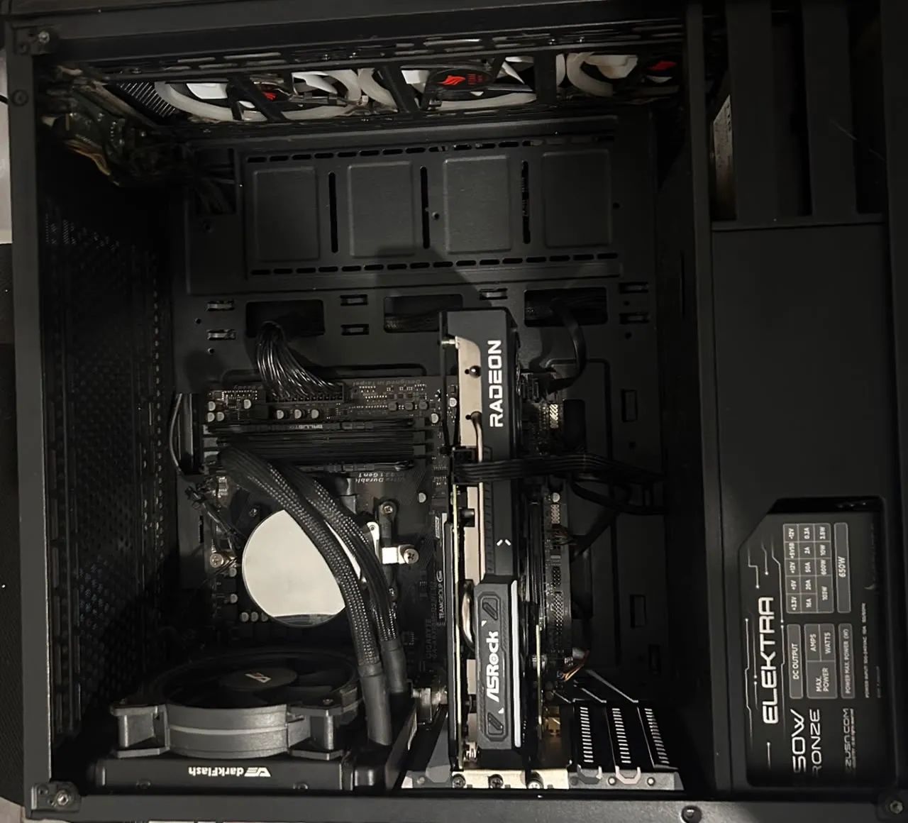 PC RX 9060 XT 8GB - Ryzen 7 5700 