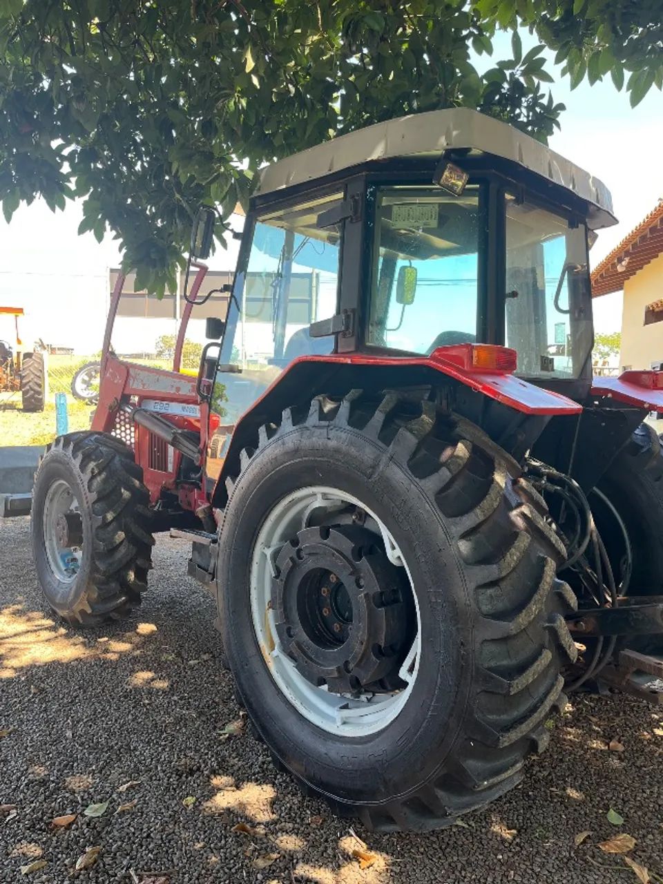 Trator - Foto 2