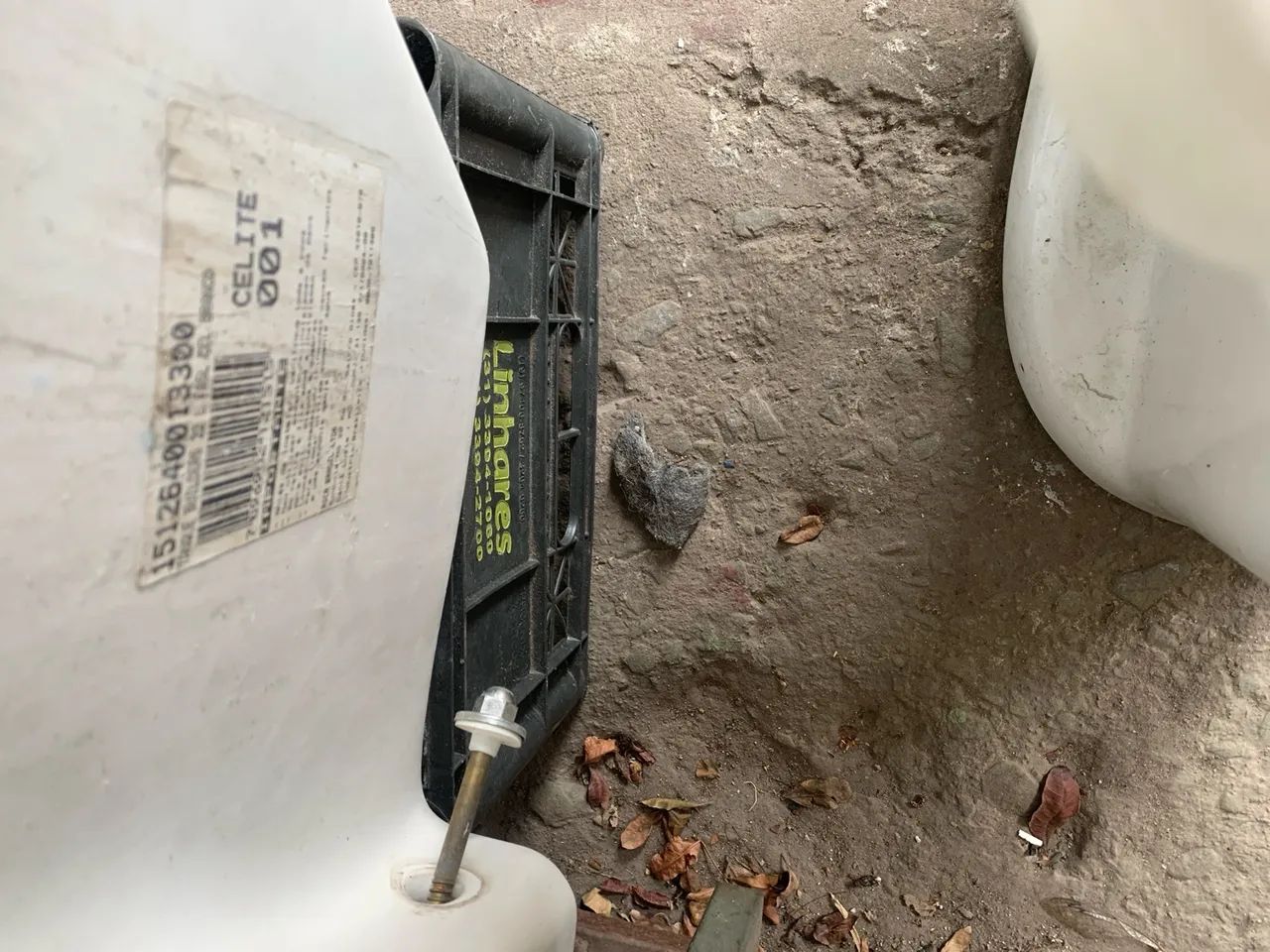 Tanque marca Celite com torneira e ralo  - Foto 2
