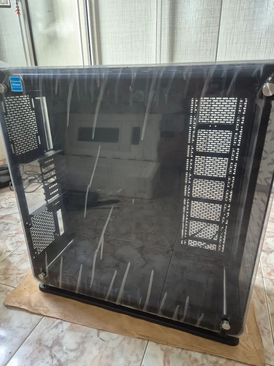 Gabinete Core P8 Tempered Glass Full Tower. - Foto 5