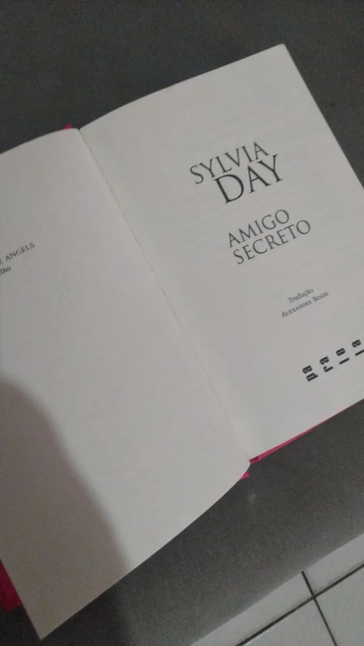 Livro Capa Dura - Foto 2