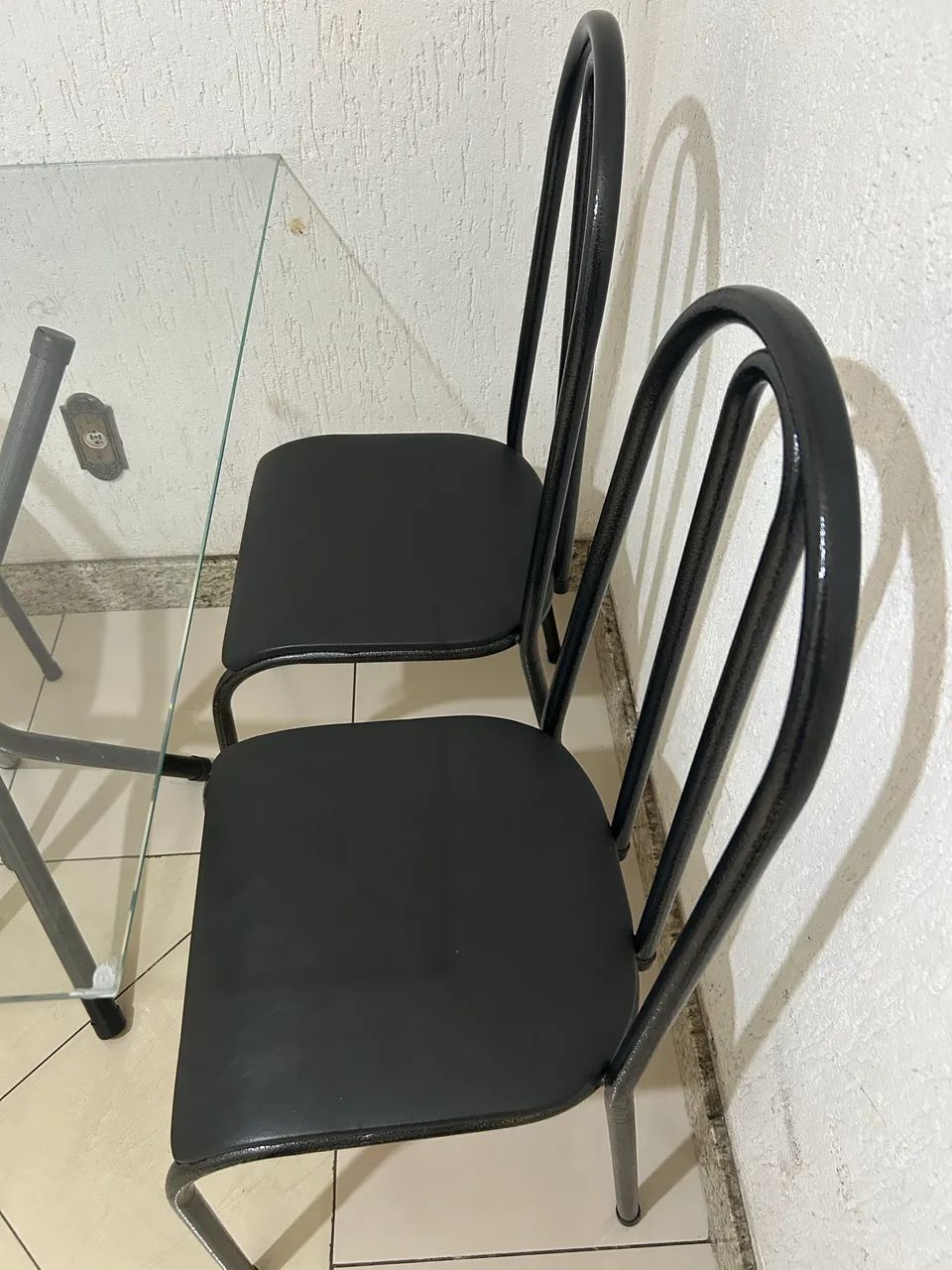 Mesa de vidro com cadeiras  - Foto 2