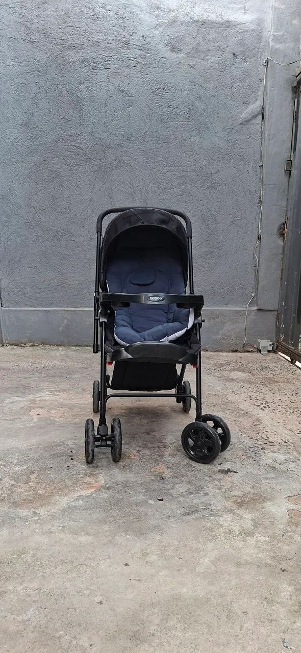 Carrinho e bebê conforto Cosco