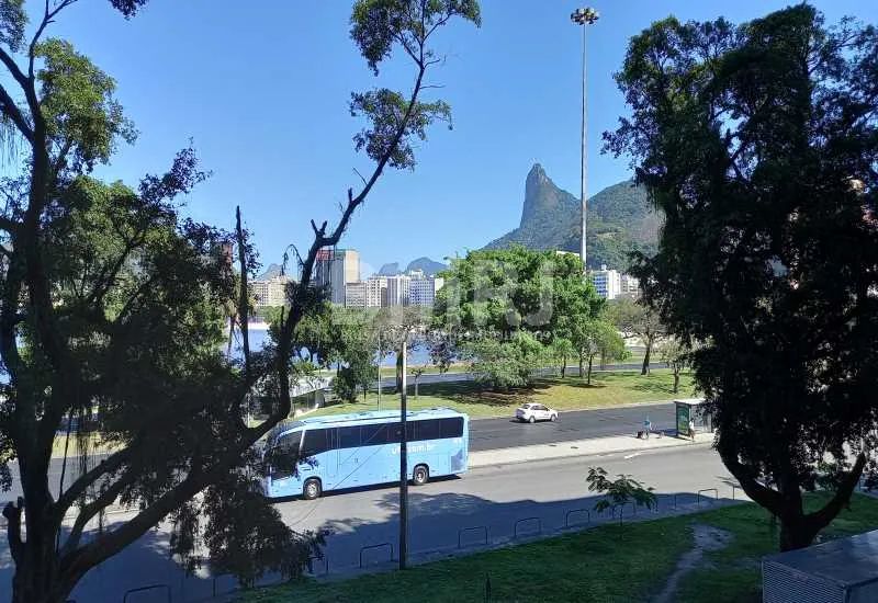 Praia de Botafogo Ed. Duque de Caxias