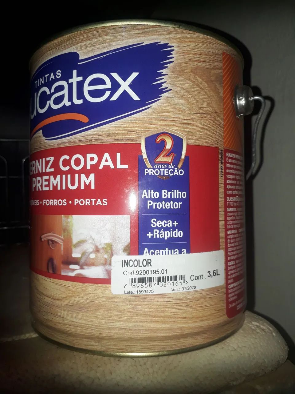 Vendo lata tinta verniz incolor 