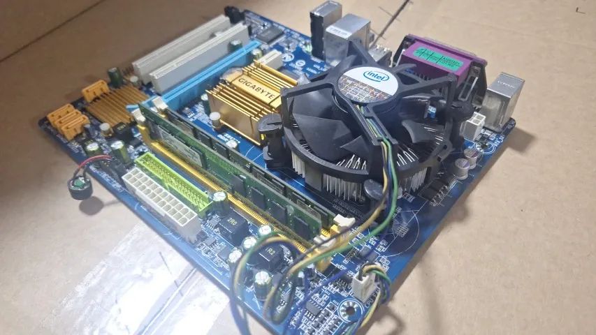 Kit placa-mãe G31 Core 2 Duo e 4 GB DDR2