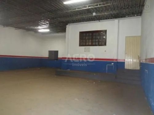 Galpão para aluguel com 300 m² e 2 salões em Centro, Bauru - SP