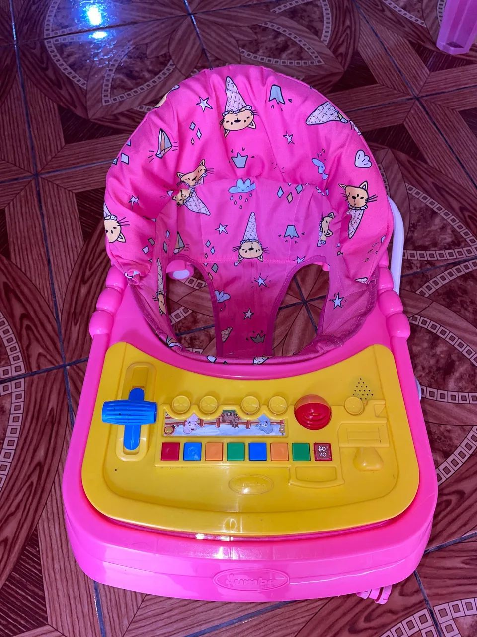 Vendo andajar de menina 