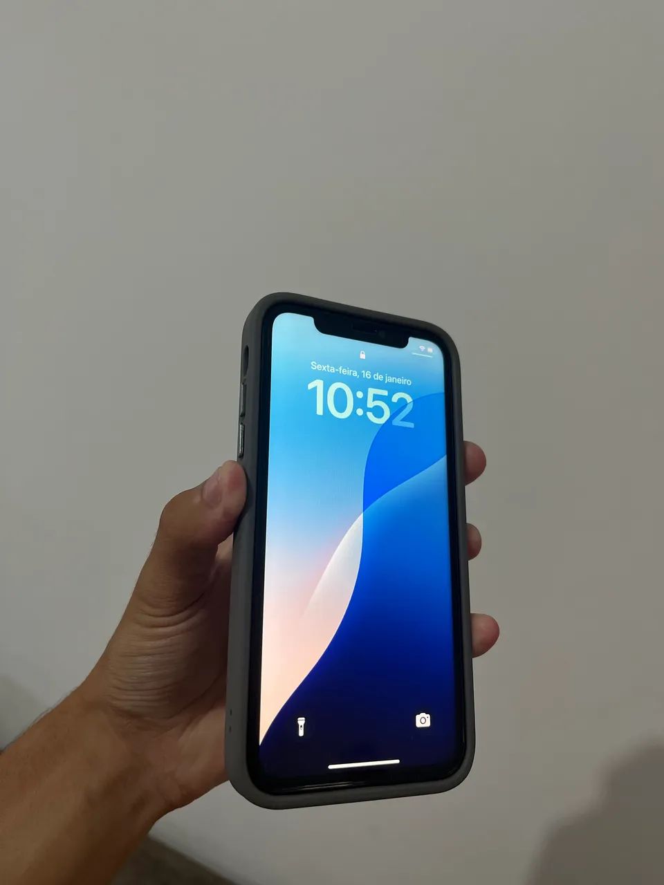 iPhone 11 com a saúde da bateria 100% funcionando tudo, barato pra ir rápido!!