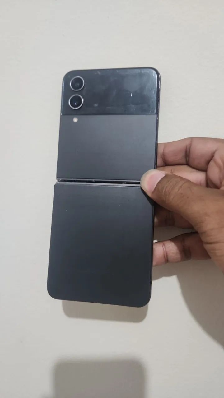 Samsung Galaxy Z Flip 4 - Foto 4