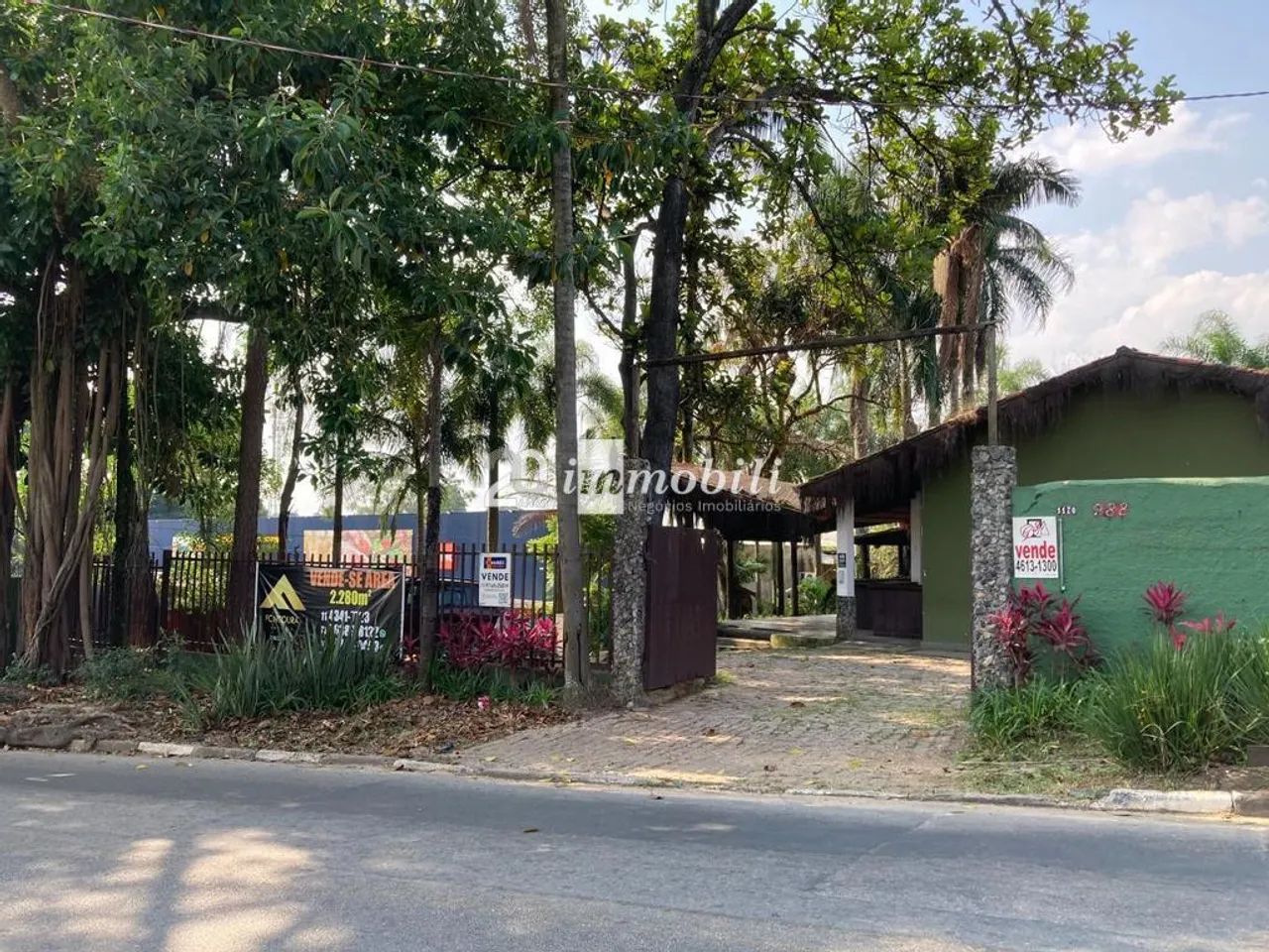 Casa à venda e para alugar em Cotia, Granja Viana, com 4 quartos, com 450 m² - Foto 4