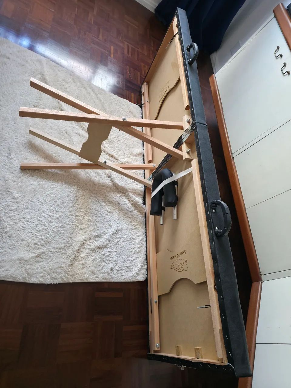 MACA DOBRÁVEL COM SUPORTE DE CABEÇA em ótimas condições - Foto 2