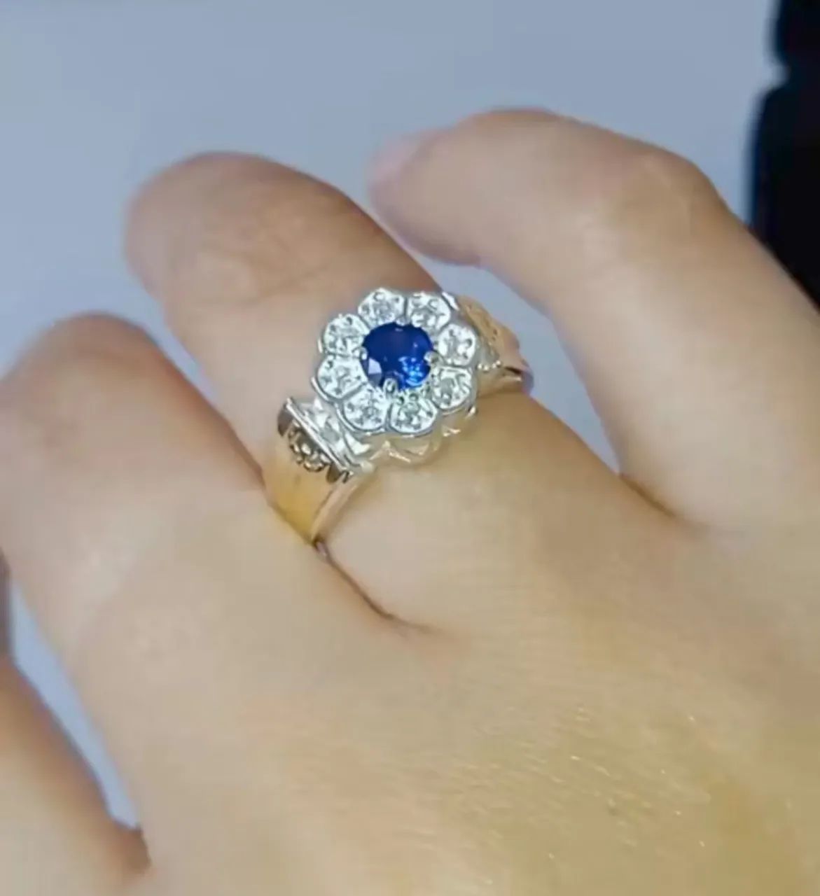 LINDO ANEL DE FORMATURA FEMININO  (NOVO)