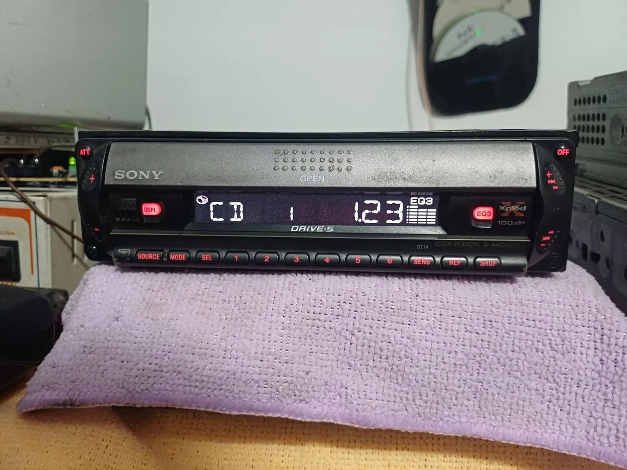 Sony cdx R3000 ( NÃO TEM USB NEM BLUETOOTH) - Foto 2
