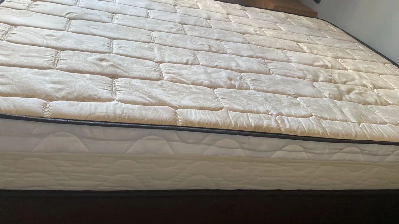 Vendo colchão com 6 meses de uso  - Foto 4
