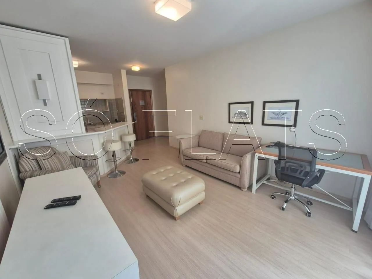 Flat à venda em Alphaville 56m² mobiliado no Sequoia com varanda e 1 vaga