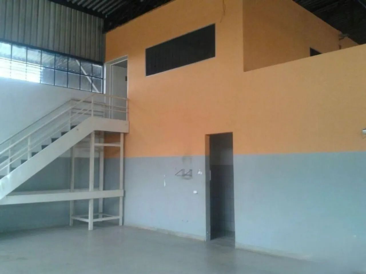 Galpão logístico 1200m2, Pé dir 7 mts, 5 docas, escritório, Wc's, Pátio com 2000m2 + Posto - Foto 5