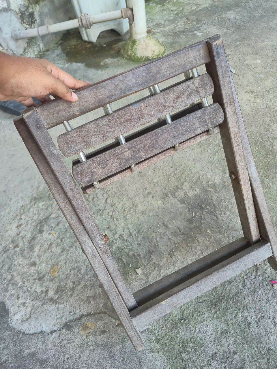 Banco Dobrável de Madeira - Resistente e Prático - Foto 5
