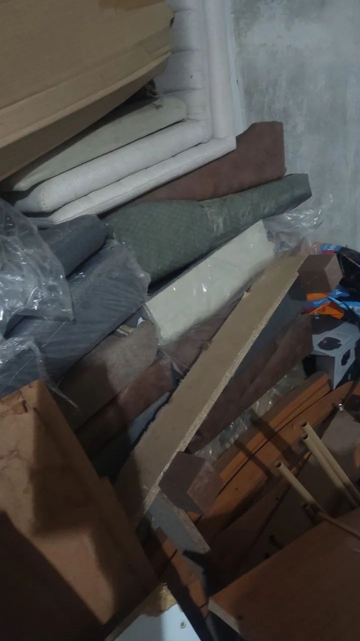 Móveis na caixa, ou com pequenas avarias, sofá, guarda roupa Rack  - Foto 2