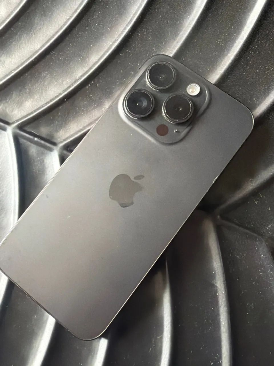 Iphone 15 pro usado impecável  - Foto 2